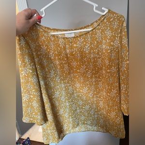 HD in Paris 3/4 sleeve yellow and blue floral blouse.